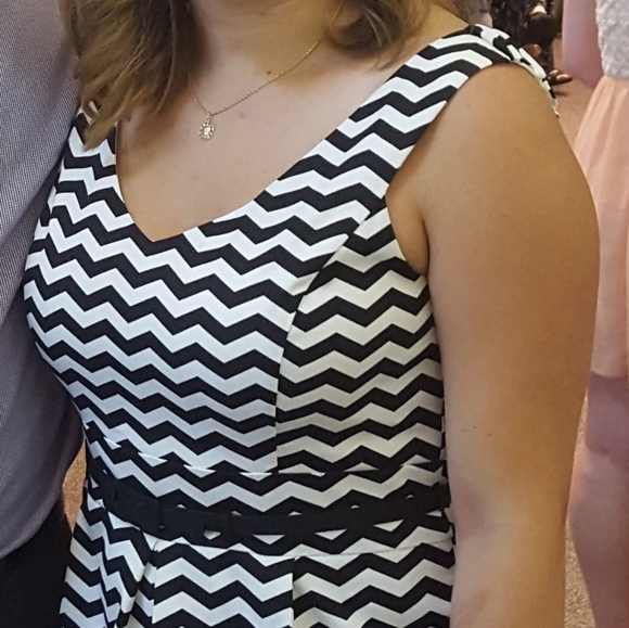 Chevron White House Black Market Dress wit… - Picture 2 of 4